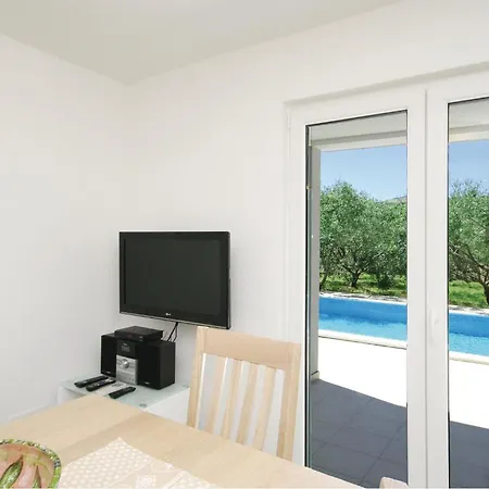 Pet Friendly In Vikendica Plano